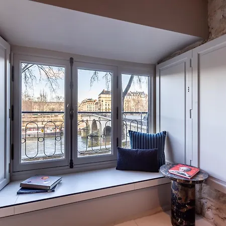 Sweett - Quai Bourbon * Paris